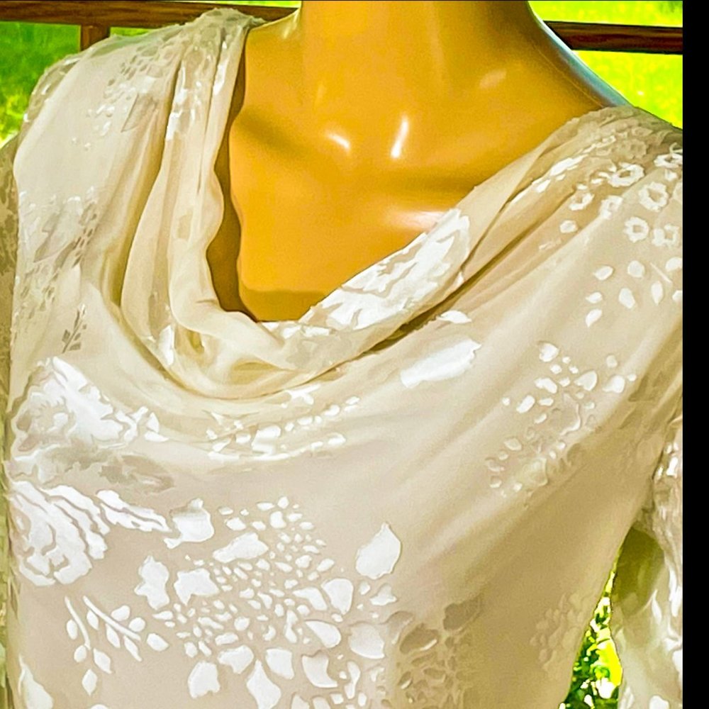 ▪️ADRIANNA PAPELL▪️Bead Embellished Floral Overlay Silk Blend Evening Blouse - Picture 3 of 11